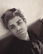 Garrett Clayton : garrett-clayton-1490567761.jpg