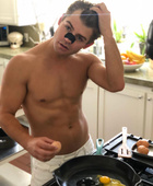 Garrett Clayton : garrett-clayton-1525290593.jpg