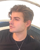 Garrett Clayton : garrett-clayton-1525741202.jpg