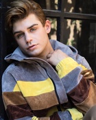 Garrett Clayton : garrett-clayton-1540866482.jpg