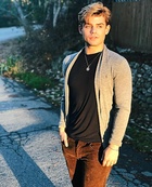 Garrett Clayton : garrett-clayton-1543044001.jpg