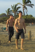 Gregg Sulkin : gregg-sulkin-1334426584.jpg