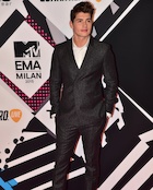 Gregg Sulkin : gregg-sulkin-1445889961.jpg