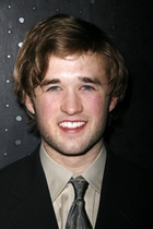 Haley Joel Osment : haley_joel_osment_1227073598.jpg