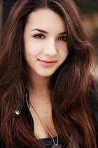 Hannah Marks : hannah-marks-1451683835.jpg