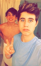 Hayes Grier : TI4U1430764474.jpg