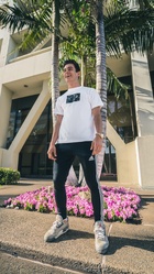 Hayes Grier : hayes-grier-1527057002.jpg