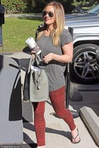 Hilary Duff : hilary-duff-1358964631.jpg