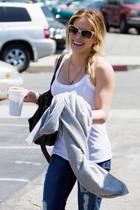 Hilary Duff : hillary_duff_1296841195.jpg