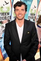 Ian Harding : ianharding_1307809030.jpg