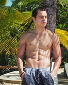 Jake T. Austin : jake-t-austin-1542583202.jpg