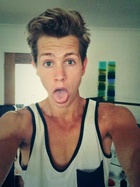 James McVey : james-mcvey-1413591725.jpg