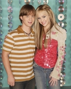 Jason Earles : TI4U_u1221468379.jpg