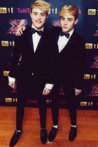 Jedward : jedward-1360291754.jpg