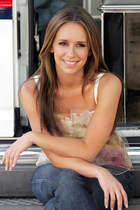 Jennifer Love Hewitt : jenniferlovehewitt_1260248210.jpg