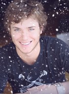 Jeremy Sumpter : jeremy-sumpter-1389059923.jpg