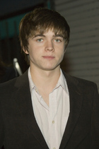 Jesse McCartney : TI4U_u1144515758.jpg