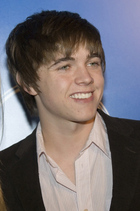 Jesse McCartney : TI4U_u1144515762.jpg