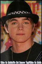 Jesse McCartney : TI4U_u1144778442.jpg