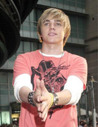 Jesse McCartney : jesse_mccartney_1260559422.jpg