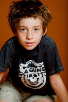 Jimmy Bennett : TI4U_u1139501911.jpg