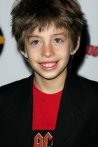 Jimmy Bennett : jimmy-bennett-1313638744.jpg