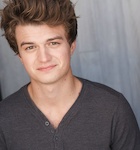 Joe Keery : joe-keery-1508558501.jpg