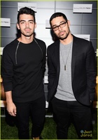 Joe Jonas : TI4U1414253449.jpg