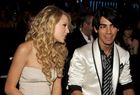 Joe Jonas : TI4U_u1220955764.jpg