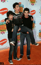 Joe Jonas : TI4U_u1221158943.jpg