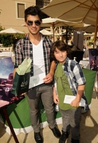 Joe Jonas : TI4U_u1280196964.jpg