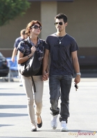 Joe Jonas : TI4U_u1290179978.jpg