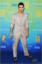 Joe Jonas : joe-jonas-1312898107.jpg