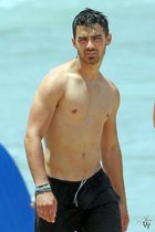 Joe Jonas : joe-jonas-1316112629.jpg