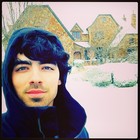 Joe Jonas : joe-jonas-1356488209.jpg