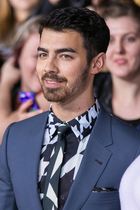 Joe Jonas : joe-jonas-1384987361.jpg