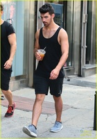 Joe Jonas : joe-jonas-1410104393.jpg