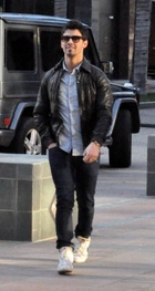 Joe Jonas : joejonas_1264803293.jpg