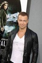 Joey Lawrence : joey-lawrence-1359308617.jpg