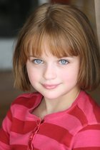 Joey King : joey-king-1363010756.jpg