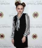 Joey King : joey-king-1463245832.jpg