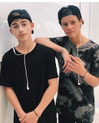 Johnny Orlando : TI4U1522866797.jpg