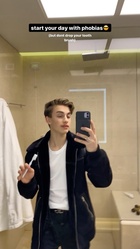 Johnny Orlando : johnny-orlando-1582394150.jpg