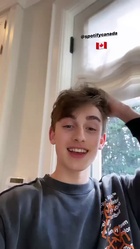 Johnny Orlando : johnny-orlando-1587615679.jpg