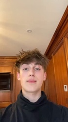 Johnny Orlando : johnny-orlando-1587838404.jpg