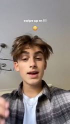 Johnny Orlando : johnny-orlando-1605225407.jpg