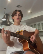 Johnny Orlando : johnny-orlando-1610842325.jpg