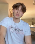 Johnny Orlando : johnny-orlando-1676591941.jpg