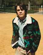 Johnny Simmons : johnny_simmons_1291479688.jpg