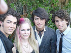 Jonas Brothers : TI4U_u1201291243.jpg